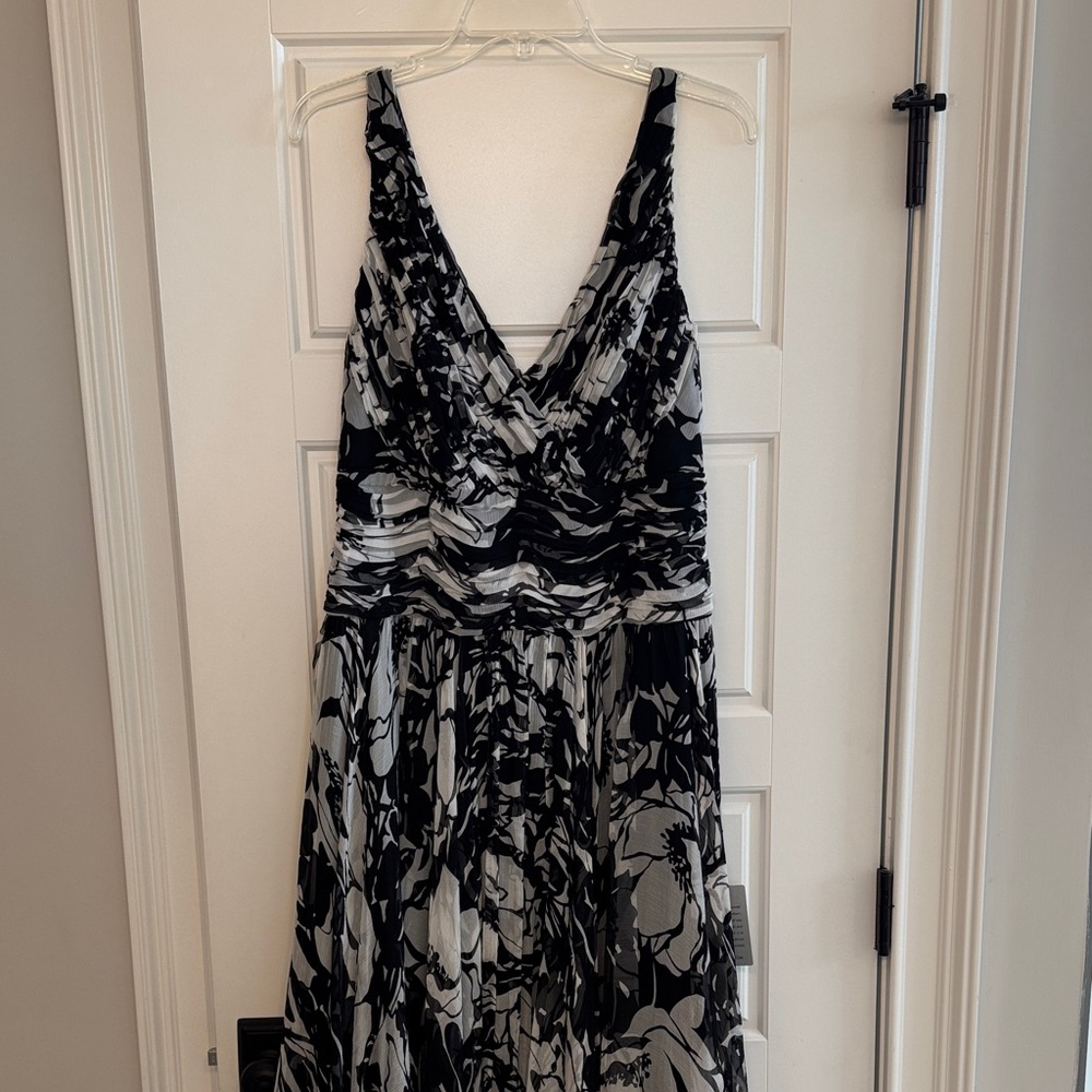 NWT Tadashi Elegant Black and White Floral Dress